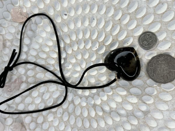 Amber pendant big heart 2