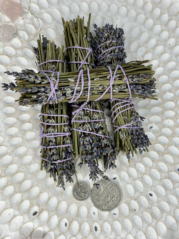 Пучок сухої лаванди