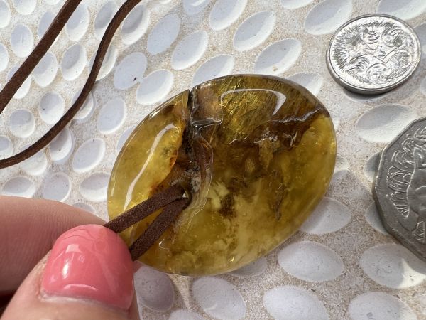 Amber pendant big size2 